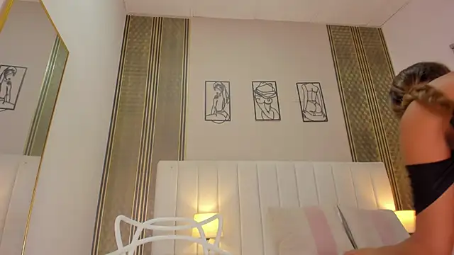 sheila x online show from March 4, 6:47 pm