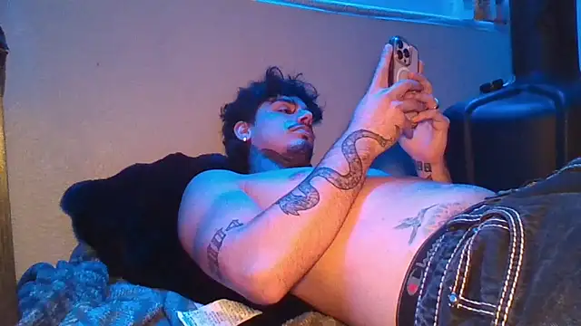 SNAKEARM online show from February 24, 6:44 am