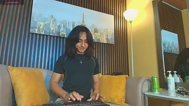 Elisasue online show from April 2, 11:57 pm