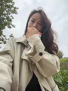 Mia-lp online show from April 7, 1:28 am