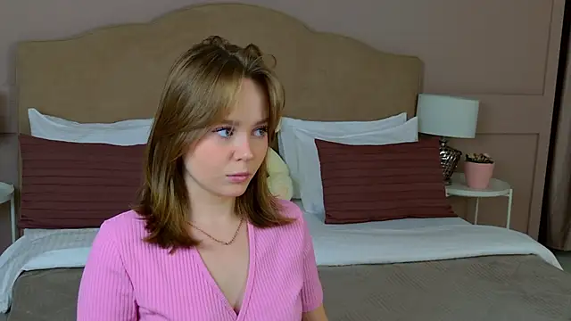 ElaraVance online show from March 27, 5:02 am