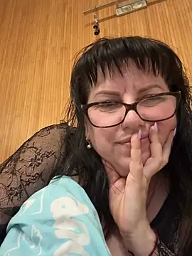 Snapshot of expensive_lady chatting on April 6, 7:48 pm expensive lady online show from April 6, 7:48 pm