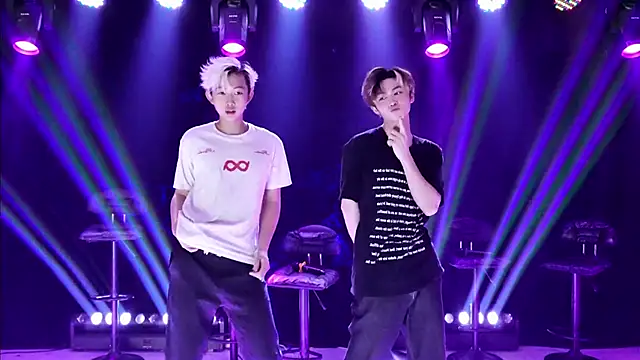 AOA-boy online show from April 15, 1:23 am