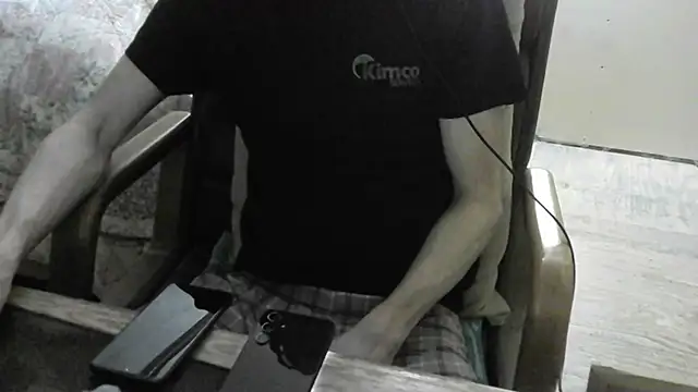 Snapshot of FiSTALiTY chatting on April 2, 9:18 am FiSTALiTY online show from April 2, 9:18 am