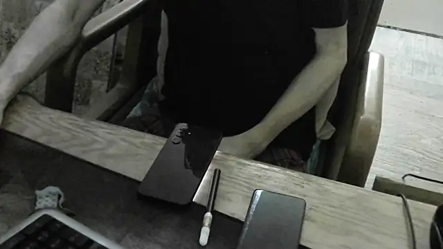 Snapshot of FiSTALiTY chatting on April 7, 9:21 am FiSTALiTY online show from April 7, 9:21 am