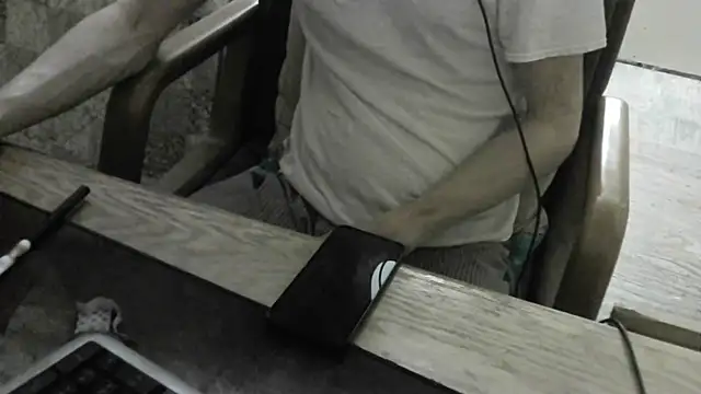 Snapshot of FiSTALiTY chatting on April 9, 8:31 am FiSTALiTY online show from April 9, 8:31 am