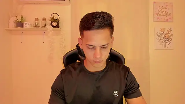 Snapshot of sexy_andres01 chatting on March 15, 2:45 pm sexy andres01 online show from March 15, 2:45 pm