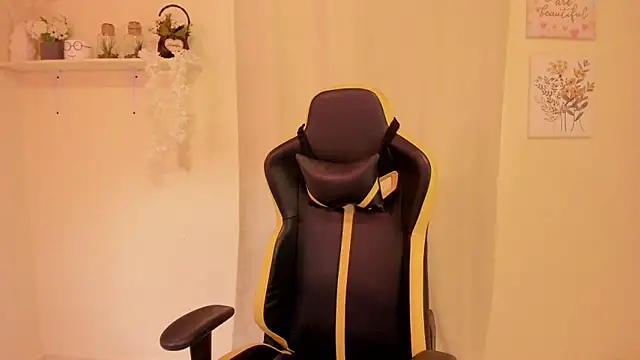 Snapshot of sexy_andres01 chatting on March 17, 1:36 pm sexy andres01 online show from March 17, 1:36 pm