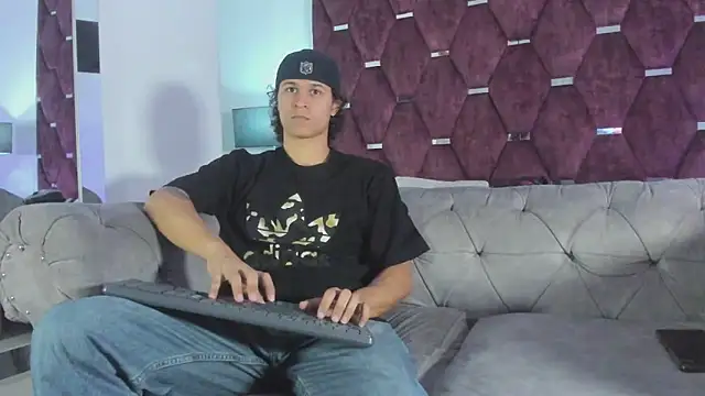 TonyBenedetti online show from April 27, 8:18 pm