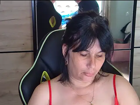 tess1980 online show from June 1, 7:21 am