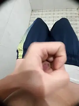 Snapshot of huy__12 chatting on February 24, 4:05 pm huy 12 online show from February 24, 4:05 pm