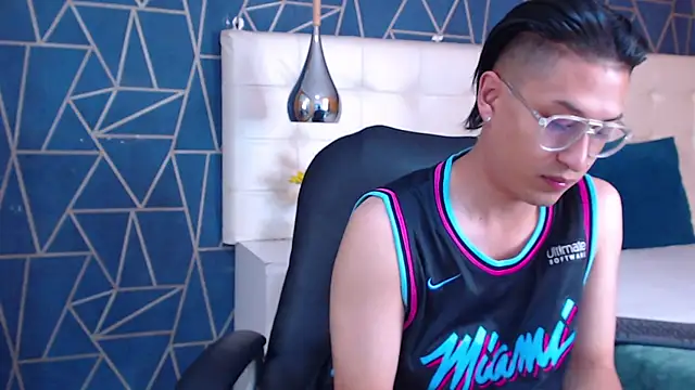 EriickFerrer online show from March 2, 2:03 am