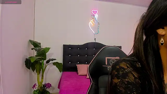 LINDSAY TAY online show from March 22, 3:54 am