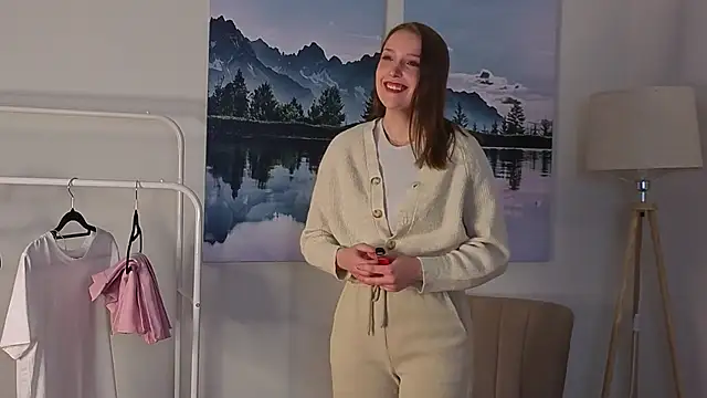 Snapshot of AraSuits chatting on February 26, 6:01 am AraSuits online show from February 26, 6:01 am