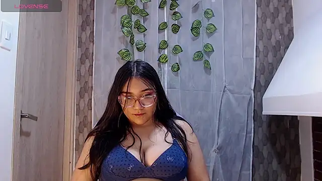 anyela donecm online show from March 27, 7:35 pm