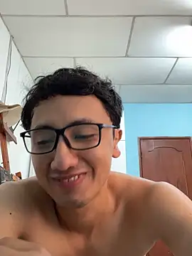 Snapshot of Gonzalogz chatting on April 24, 7:27 pm Gonzalogz online show from April 24, 7:27 pm
