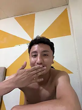 Snapshot of Gonzalogz chatting on May 18, 3:57 am Gonzalogz online show from May 18, 3:57 am