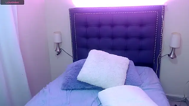 aprilgrief online show from March 18, 4:15 am