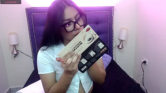 aprilgrief online show from April 9, 4:12 am