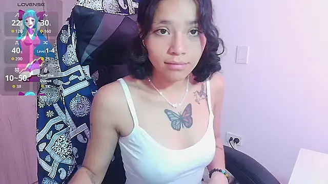 Snapshot of MalikaNoor chatting on February 26, 1:32 pm MalikaNoor online show from February 26, 1:32 pm