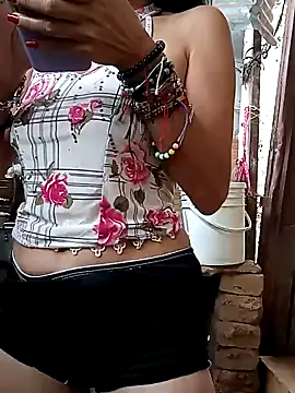 yuliitza4 online show from March 23, 2:32 pm