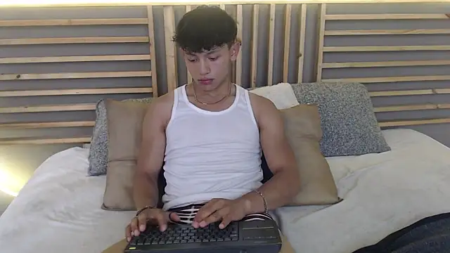 Snapshot of clark_ken01 chatting on March 2, 8:48 pm clark ken01 online show from March 2, 8:48 pm