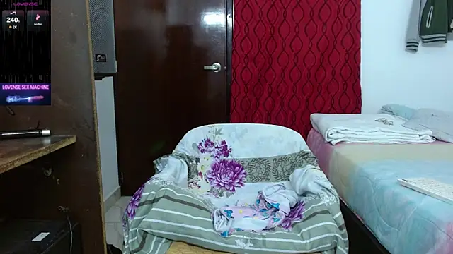 scarlet johannson19 online show from June 23, 3:04 am