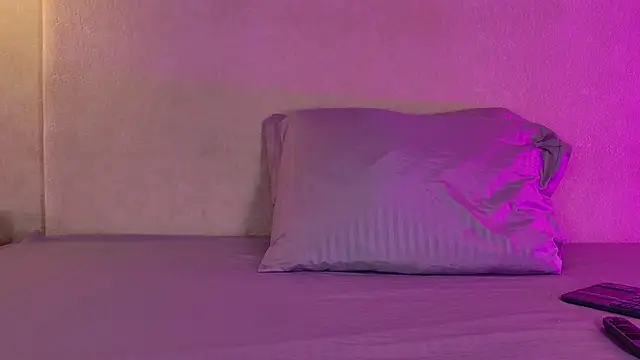 Snapshot of Julietaa_Vegaa chatting on February 25, 1:10 pm Julietaa Vegaa online show from February 25, 1:10 pm