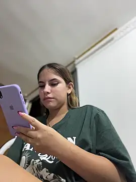 MiluRossee online show from March 22, 5:22 am