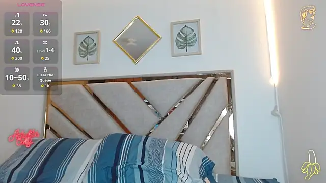 oliver   saint online show from April 7, 11:59 pm