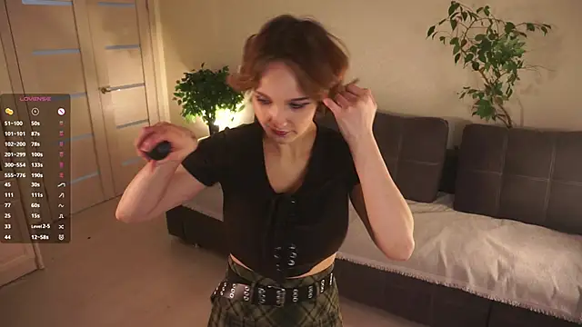 Snapshot of JamaAono chatting on February 25, 5:22 pm JamaAono online show from February 25, 5:22 pm