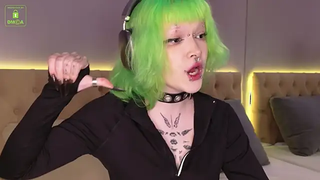 Sarah sinn online show from March 7, 4:53 am