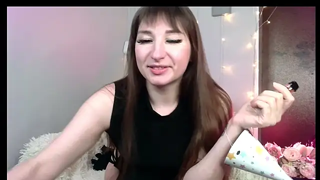 Birdie Kiss online show from April 7, 9:26 pm