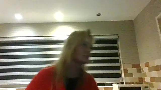 Lisanne30 online show from February 28, 11:06 pm