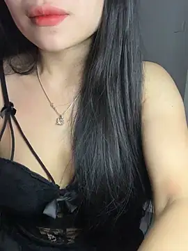 Snapshot of Tinn_tin chatting on April 19, 3:22 pm Tinn tin online show from April 19, 3:22 pm