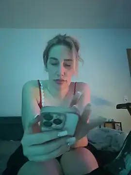 Snapshot of JuliaPrivat chatting on February 26, 9:58 pm JuliaPrivat online show from February 26, 9:58 pm