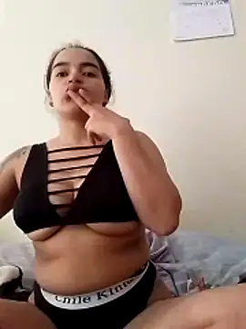 Snapshot of amomentofpassion_1 chatting on February 27, 12:16 pm amomentofpassion 1 online show from February 27, 12:16 pm