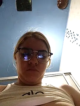 Snapshot of single_kitten chatting on March 30, 12:28 pm single kitten online show from March 30, 12:28 pm