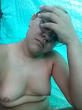 Snapshot of single_kitten chatting on March 31, 12:27 pm single kitten online show from March 31, 12:27 pm