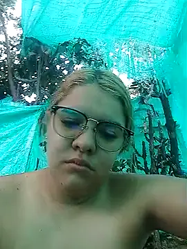 Snapshot of single_kitten chatting on April 10, 12:21 pm single kitten online show from April 10, 12:21 pm