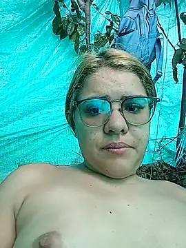 Snapshot of single_kitten chatting on April 13, 12:21 pm single kitten online show from April 13, 12:21 pm