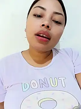 Snapshot of Naomi_Summer_ chatting on February 26, 2:43 am Naomi Summer online show from February 26, 2:43 am