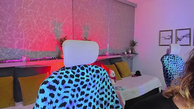 Rossie huntt online show from March 11, 2:56 pm