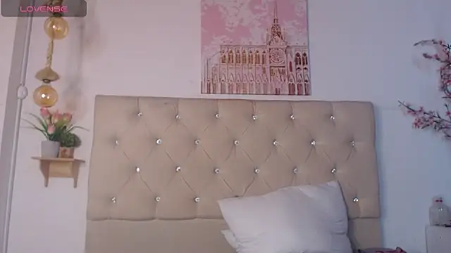 Snapshot of Rommen_N_Zoe chatting on June 12, 9:46 pm Rommen N Zoe online show from June 12, 9:46 pm