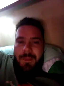 Snapshot of Enzo9911 chatting on February 26, 12:42 am Enzo9911 online show from February 26, 12:42 am