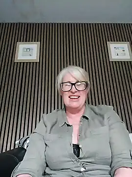 FlirtyFleur-x online show from May 20, 11:49 am