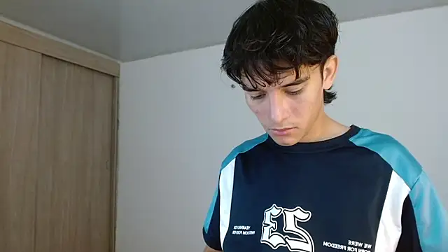 noah millerx online show from June 17, 7:04 pm