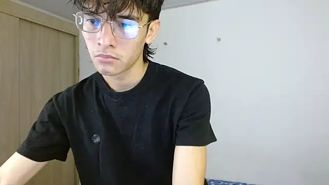 noah millerx online show from June 19, 8:01 pm
