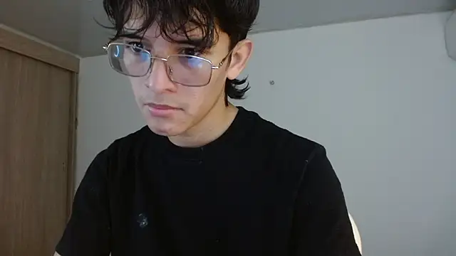 noah millerx online show from June 21, 9:28 pm