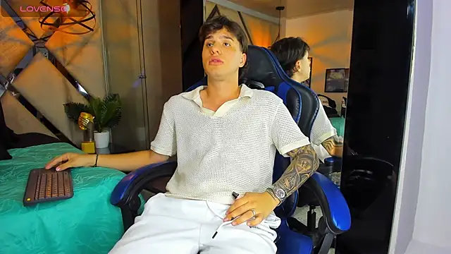 EXCLUSIVE8 online show from April 18, 4:49 am